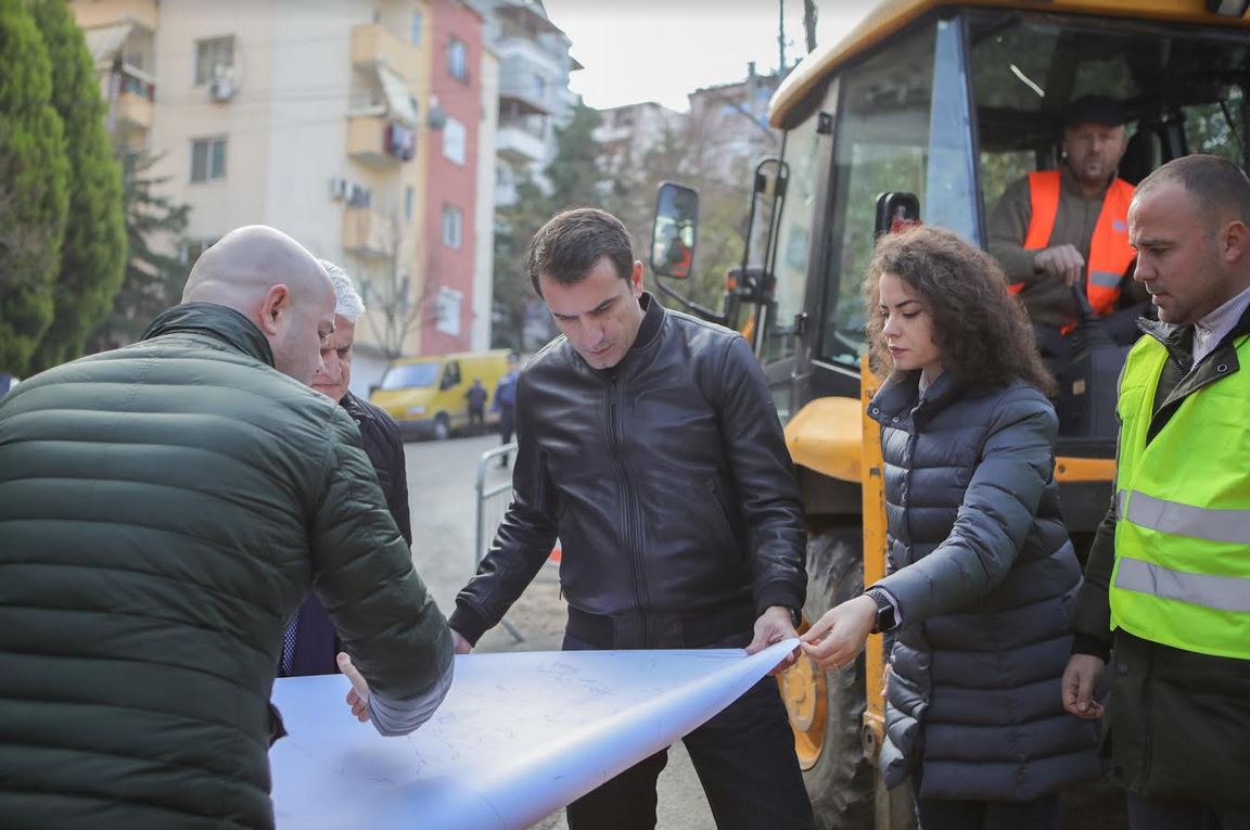 Furnizim 24 orë me ujë të pijshëm për 130 pallate, nis heqja e depozitave