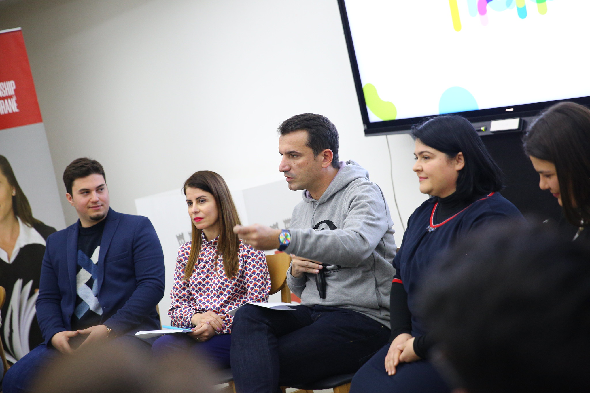 Veliaj: Të rinjtë duhet të paguhen për praktikat e punës