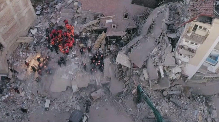 Rritet numri i viktimave, çfarë ka mbetur pas tërmetit shkatërrimtar në Turqi (FOTO)