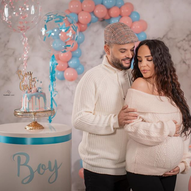 Reperi dhe gazetarja shqiptare bëhen prindër për herë të parë