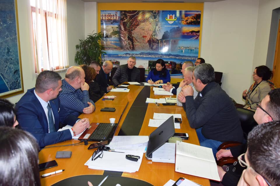 Mblidhet Shtabi i Emergjencave në Durrës, “shpërthejnë” qytetarët: Reklamë e kotë!