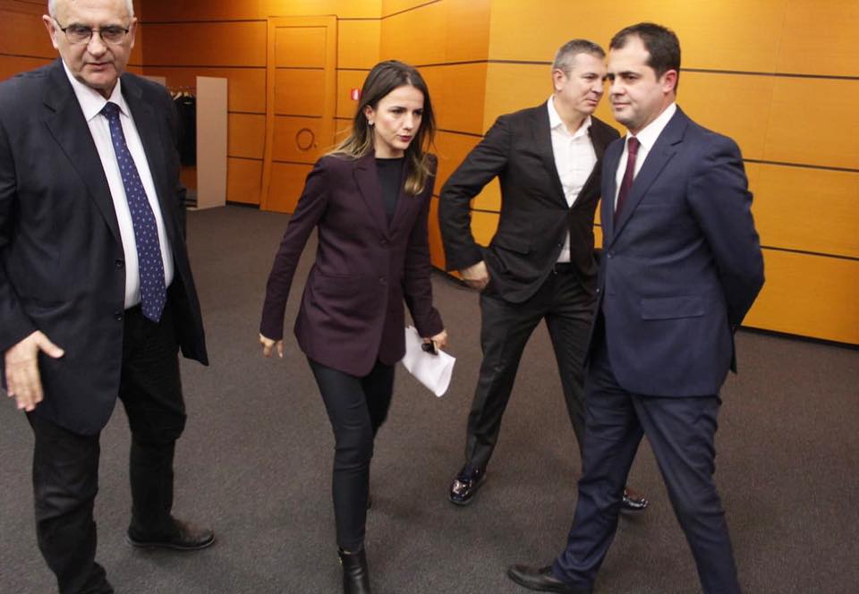 Reforma Zgjedhore, Hajdari: Moment i rëndësishëm për mua, pak gra kanë qenë prezente në marrëveshje politike madhrore