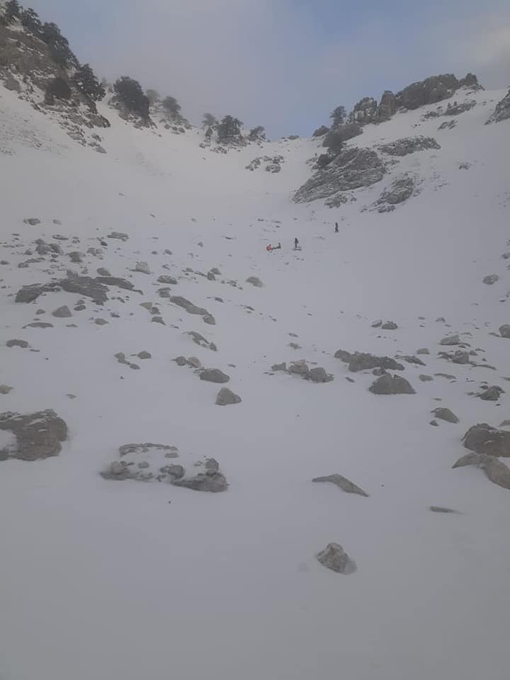 U rrëzua dhe theu këmbën, Xhaçka reagon për evakuimin e alpinistes: Djemtë tanë ia dolën