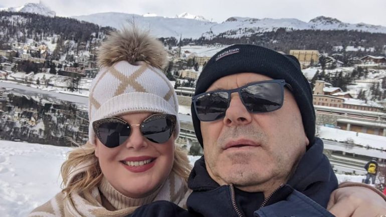 Eni Çobani dedikim romantik për bashkëshortin: Të dua për atë që jam pranë teje