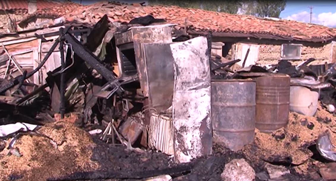 Tragjike, e moshuara e paralizuar digjet në banesë