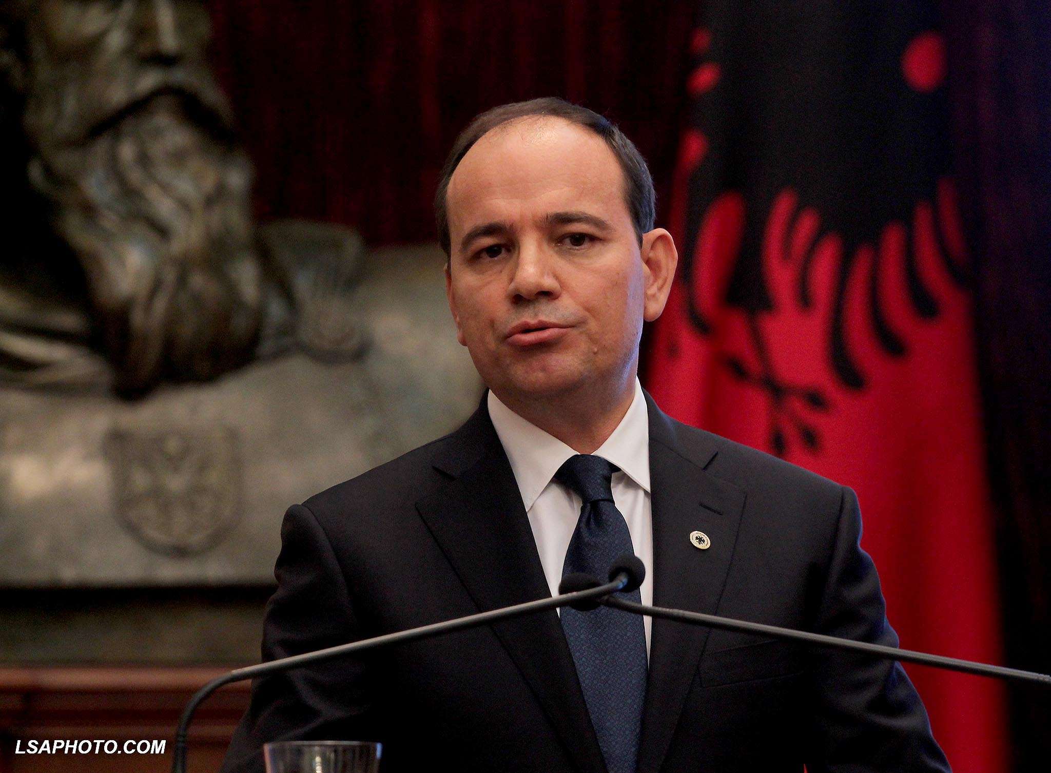 Nishani: Duhet garanci për të rikthyer dialogun politik në institucione