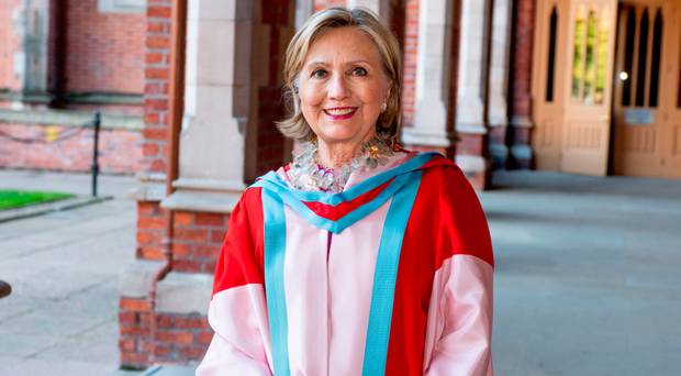 Hillary Clinton emërohet rektorja e re e Universitetit “Queen” në Irlandën e Veriut