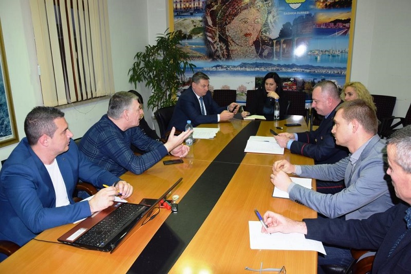 Bashkia Durrës: Rritet numri i familjeve që përfitojnë bonusin e qirasë, 58 leje për riparimin e dëmeve