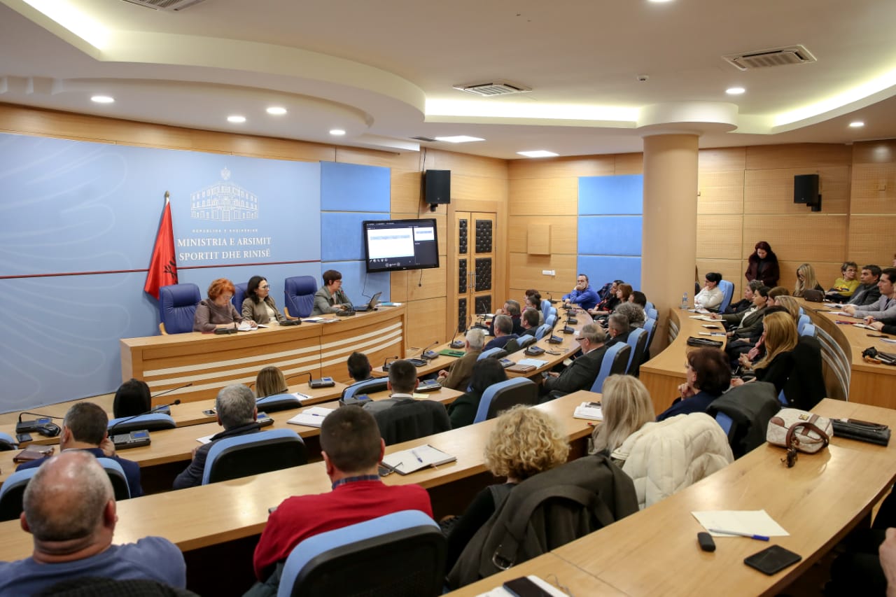 Analiza e rezultateve të “Maturës Shtetërore 2019”, vajzat më mirë se djemtë