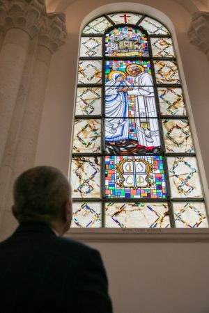 Presidenti Meta në Kosovë, merr pjesë në ceremonitë përkujtimore për masakrën e Reçakut