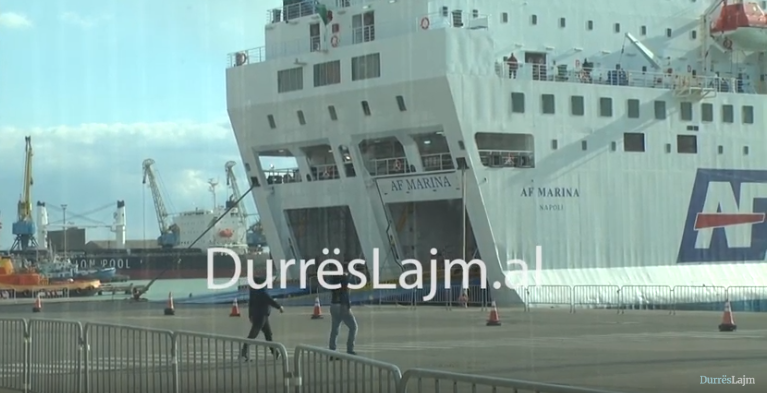Njoftim i rëndësishëm/ Ndalohet sot nisja e trageteve nga Durrësi në Bari dhe anasjellas (VIDEO)