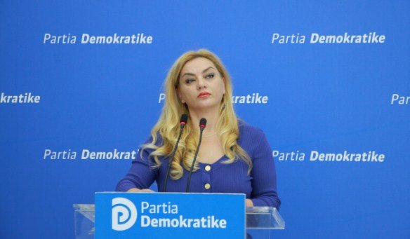 Albana Vokshi: 12 mijë pedagogë nuk kanë marrë ende rrogat