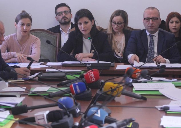E ktheu për rishikim në Kuvend, Komisioni i Medias rrëzon dekretin e Metës për Antishpifjen