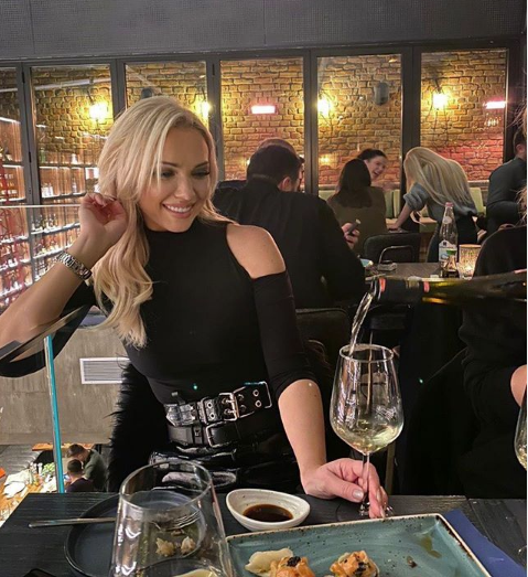 Xhemi Shehu feston ditëlindjen dhe tregon moshën (FOTO)