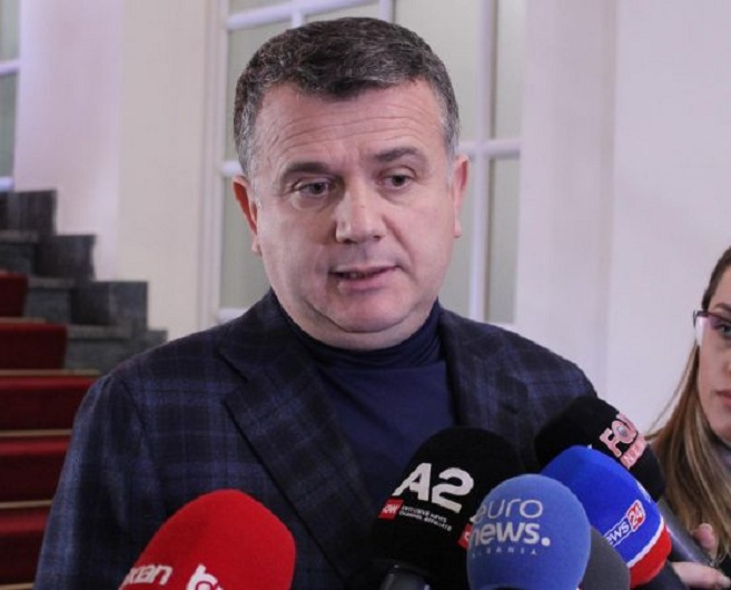 “Bild” fshiu artikullin për Bashën dhe lobimin 675 mijë $ në SHBA, Balla: Demokratët të sqarojnë pse janë në regjistrat e DASH