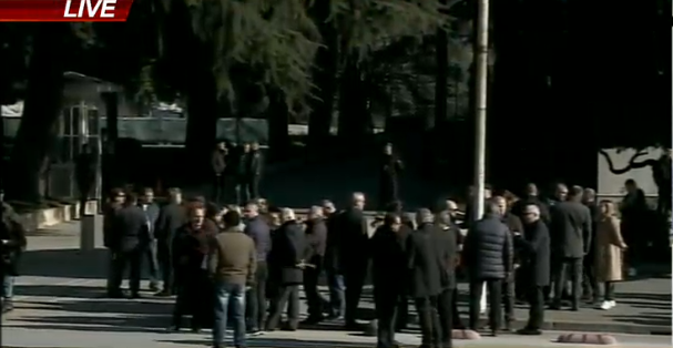 Homazhe për 4 viktimat e 21 Janarit! Marshim në heshtje e kurora me lule