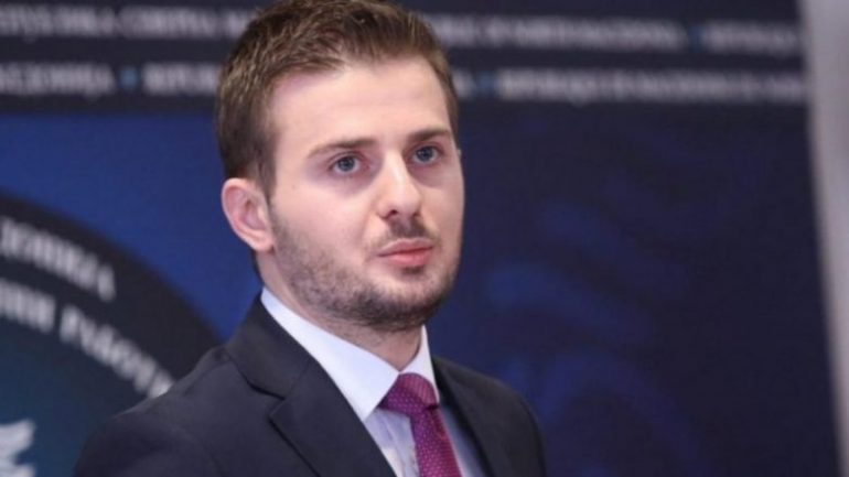 Ministri Cakaj kujton masakrën e Reçakut: Ende kërkohet drejtësi