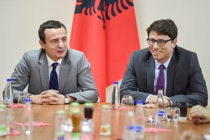 ‘Mendoj se do të ketë marrëveshje’, deputeti i Vetëvendosjes: I kemi ofruar 7 propozime LDK-së, nuk e japim kryeparlamentarin