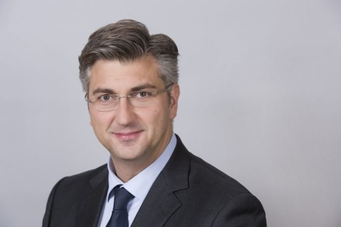 Plenkoviç: Duam hapjen e negociatave me Shqipërinë