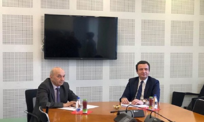 Albin Kurti takohet me Isa Mustafën për qeverinë e re