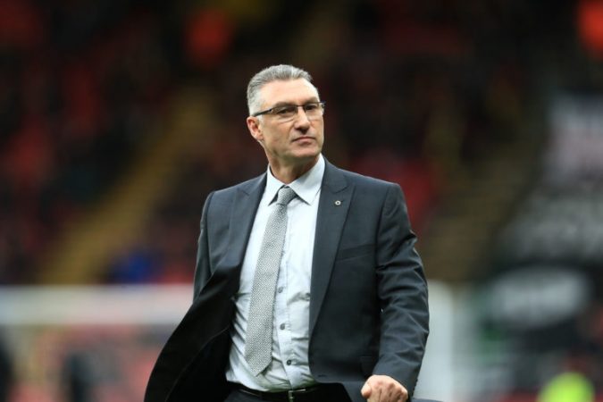 “Ishin 5, donin të më shqyenin fytin”, historia e pabesueshme e trajnerit të Premier League: Si i shpëtova kopesë me ujqër në Rumani