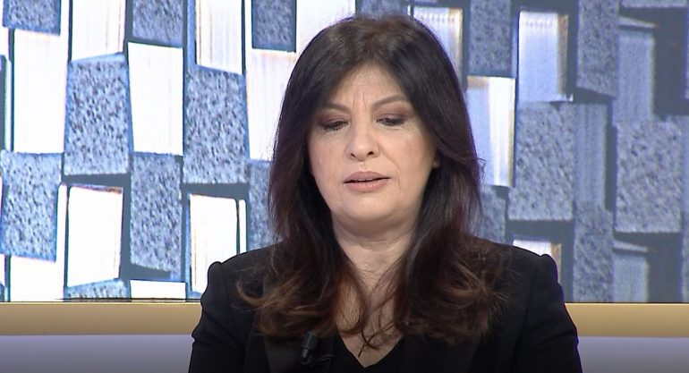 Jozefina Topalli rrëfehet: Kur po lindja vajzën, te rruga po kalonte arkivoli i babait tim!