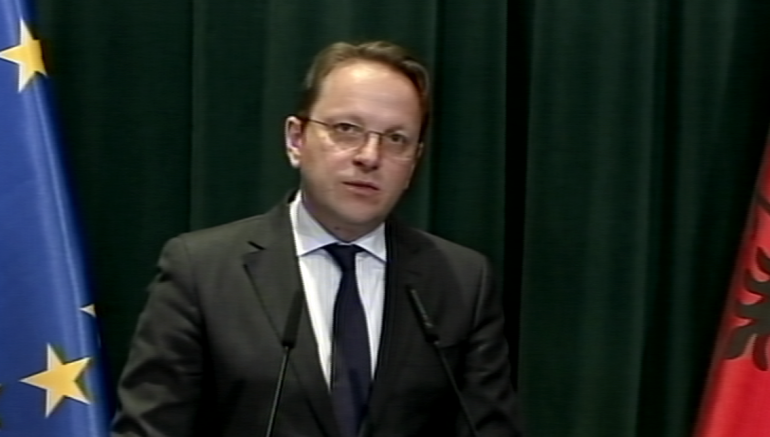 Komisioneri i Zgjerimit: Hapja e negociatave të ndodhë para Samitit të Zagrebit