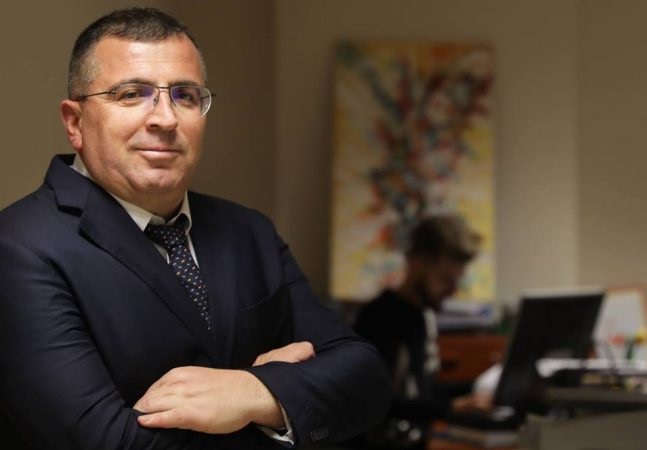 Historia e Lefter Allës/ Ish-mësuesi i fiskulturës qe u kthye në pronar miniere e kryetar bashkie