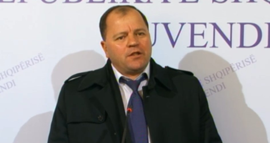 Maliqi: Deputetë të kthyer në dele, sistem i fëlliqur politik