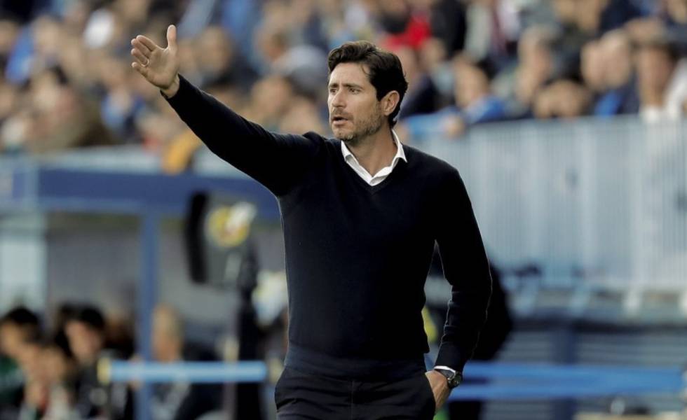 Malaga pezullon trajnerin për një video të nxehtë!