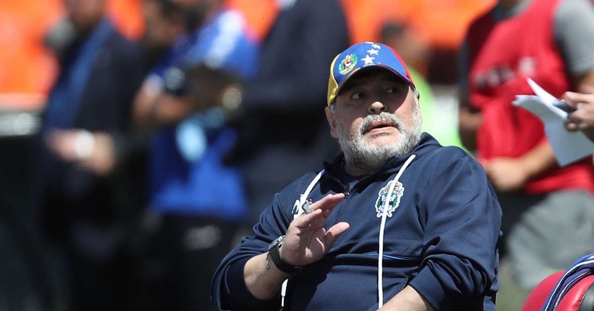 Maradona sërish pretendent për një ekip kombëtar