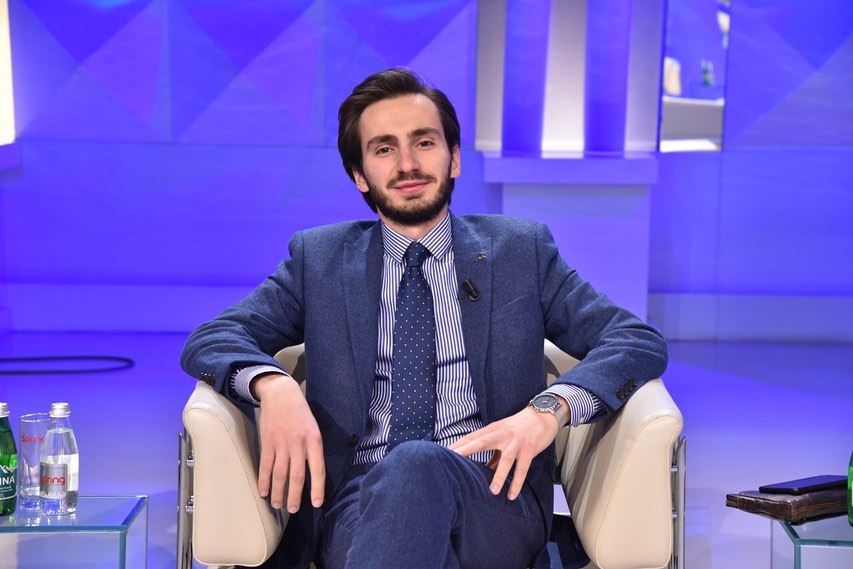 “Kryejnë raporte në publik hapur, kush jeton në bulevard e di shumë mirë”