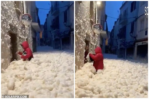 Përmbytja e pazakontë, qyteti mbushet me shkumë deti (VIDEO)