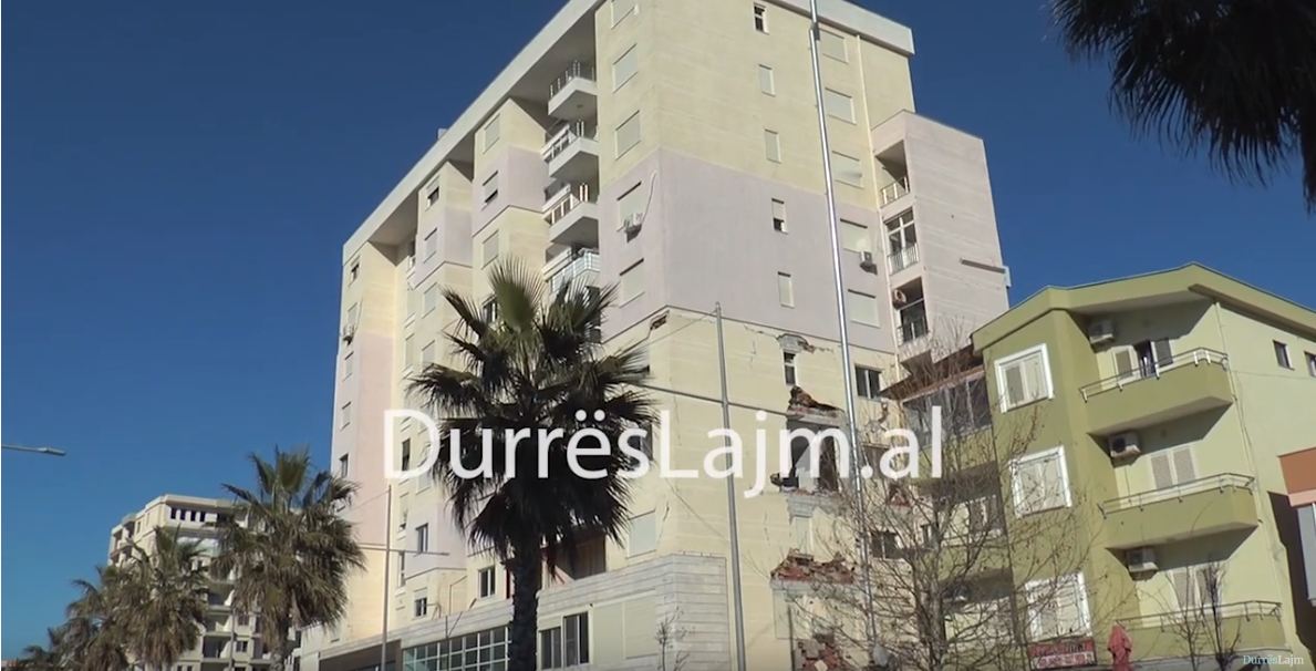 VIDEO/ Si e shndërroi tërmeti lagjen nr.13 në Durrës, banorët: Kush do i riparojë objektet e dëmtuara?!