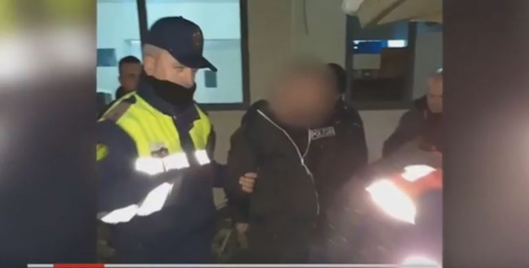 Vidhte makinat e prodhimit të fundit në Elbasan dhe i sillte në Durrës, si u arrestua “skifteri” durrsak (VIDEO)