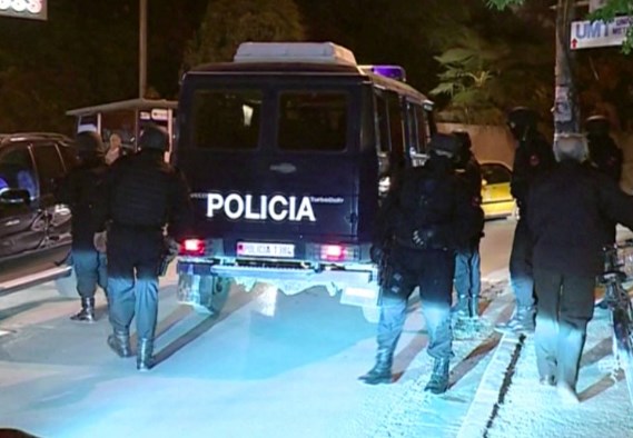Forcat Speciale dhe RENEA operacion për kapjen e një vrasësi. 47-vjeçari hap zjarr ndaj policisë