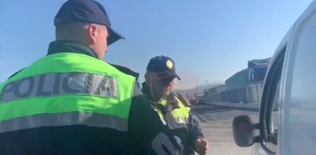 Durrës, 138 leje drejtimi të pezulluara e 6 të prangosur nga policia (VIDEO)