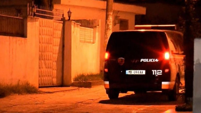 EMRAT/ Tentativë vrasje, plagosje e vjedhje, arrestohen dy të rinj