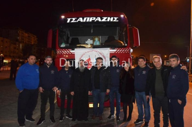 Shqiptarët e Selanikut sjellin ndihma për familjet e prekura nga tërmeti në Durrës (FOTO+VIDEO)