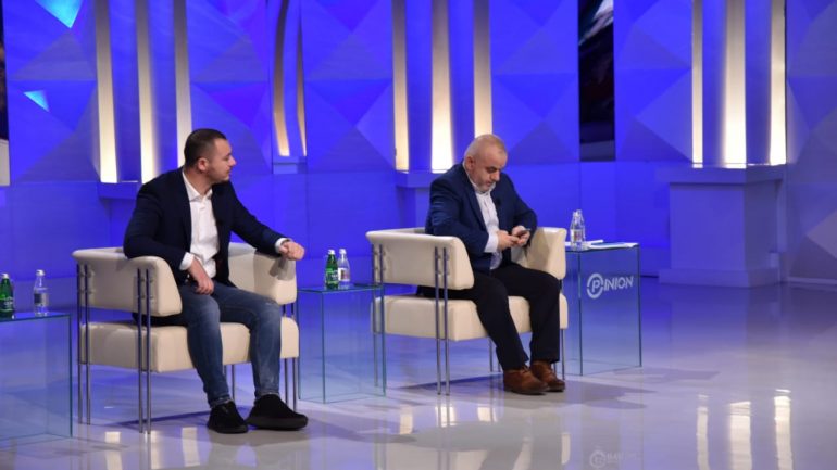 Artan Hoxha: Një nga vëllezërit Hajri takim me ministrin e qeverisë Rama