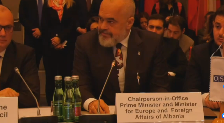 Vasili: Rama këtu bërtet se është ministër i Jashtëm Cakaj, në OSBE e ha turpin me bukë e ul kokën