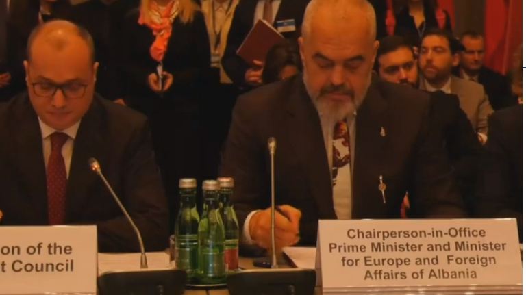 “Po flas në emër të një vendi që Irani e cilësoi djallëzor”, Rama reagon nga Vjena për deklaratën e Ali Khameneit