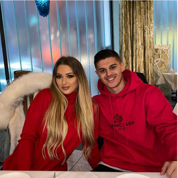 Rashica së shpejti baba, zbulohet gjinia e bebit