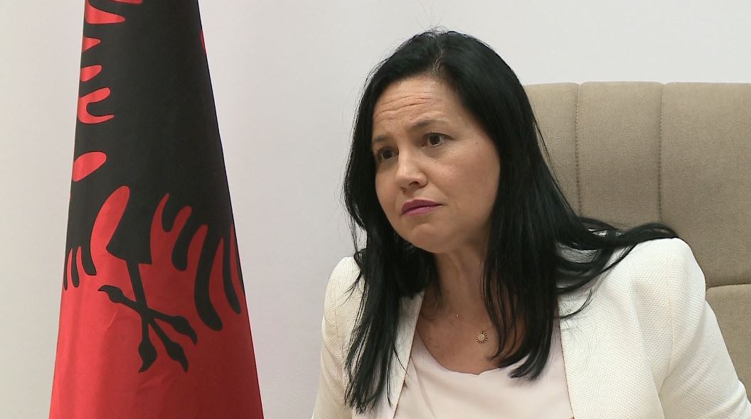 Ju dha tender gruas, ndërsa Kajmaku ishte në kërkim, zv/ministrja e Brendshme Voda: Nuk e kemi dhënë ne
