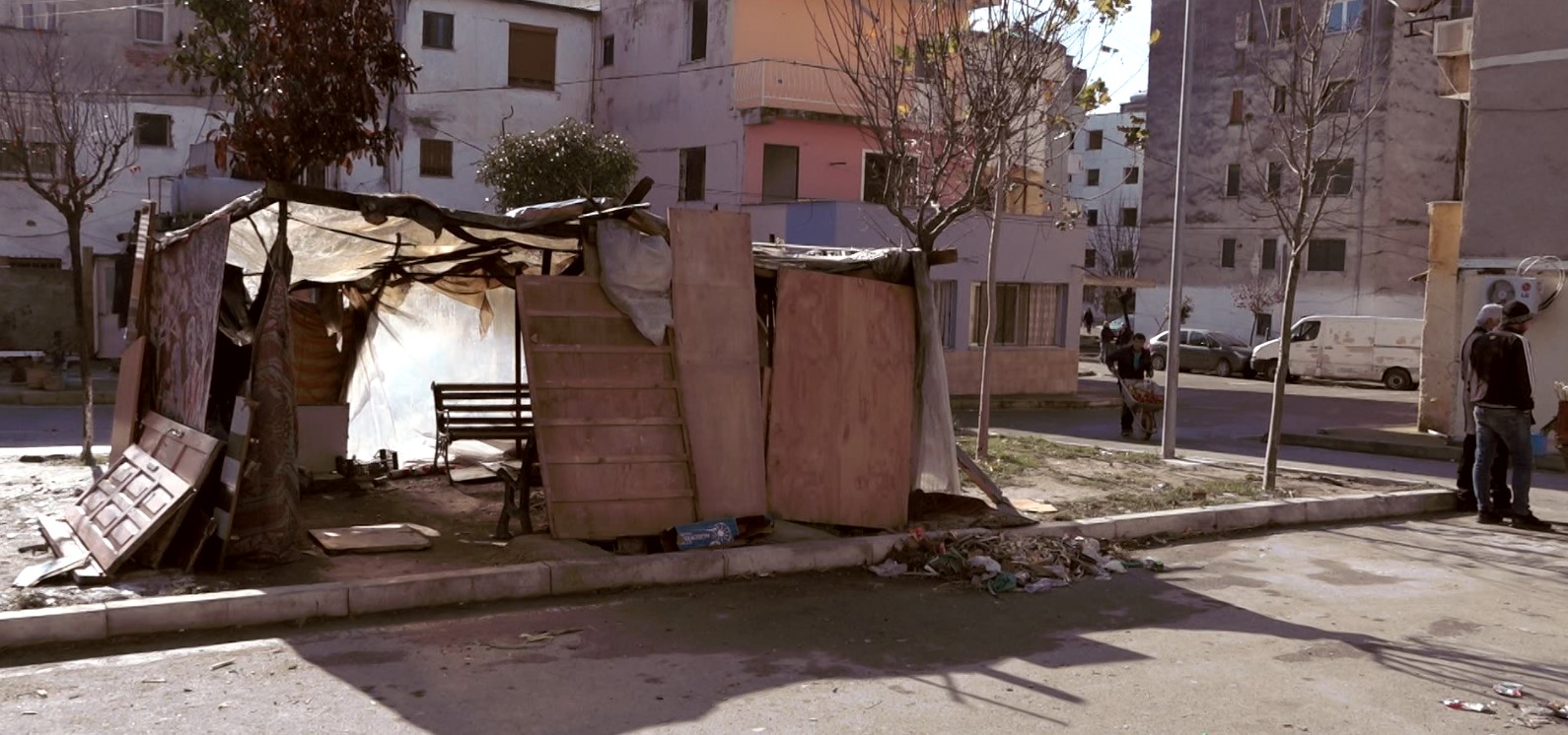 Dy muaj pas tërmetit, banorët e Shijakut lihen në mëshirë të fatit