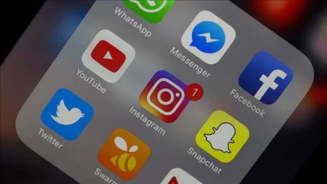 Qeveria në Kinë lejon diplomatët të përdorin rrjetet sociale të huaja