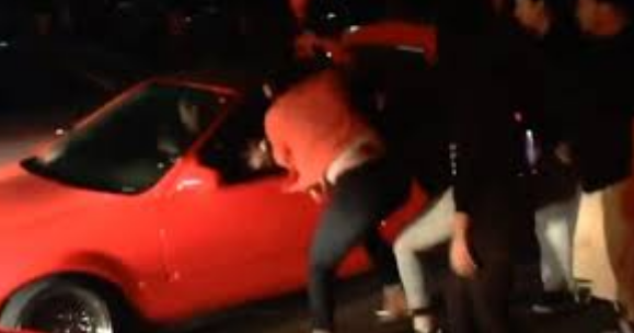 Vëllezërit shqiptarë rrahin barbarisht 32-vjeçarin sapo del nga lokali