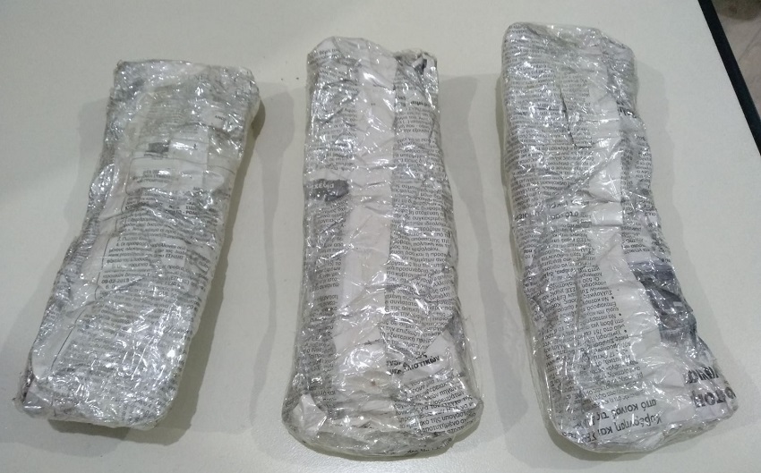 3 pako me drogë, shqiptari i kishte fshehur në… (FOTO)