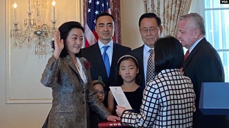 Mbërrin në Tiranë ambasadorja e SHBA, Yuri Kim