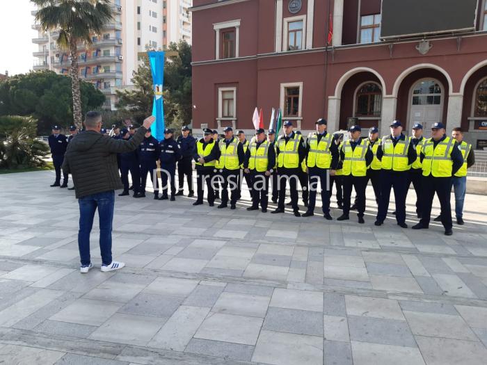 Parapërgatitjet e fundit para startimit të maratonës sensibilizuese në Durrës (FOTO)